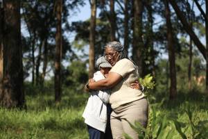 Cabaça Garden- Maria Helena Caroba da Silva e Iyá Adriana de Nanã farmers - São Paulo, zona leste - Photographer Fernanda Durazzo, 2025